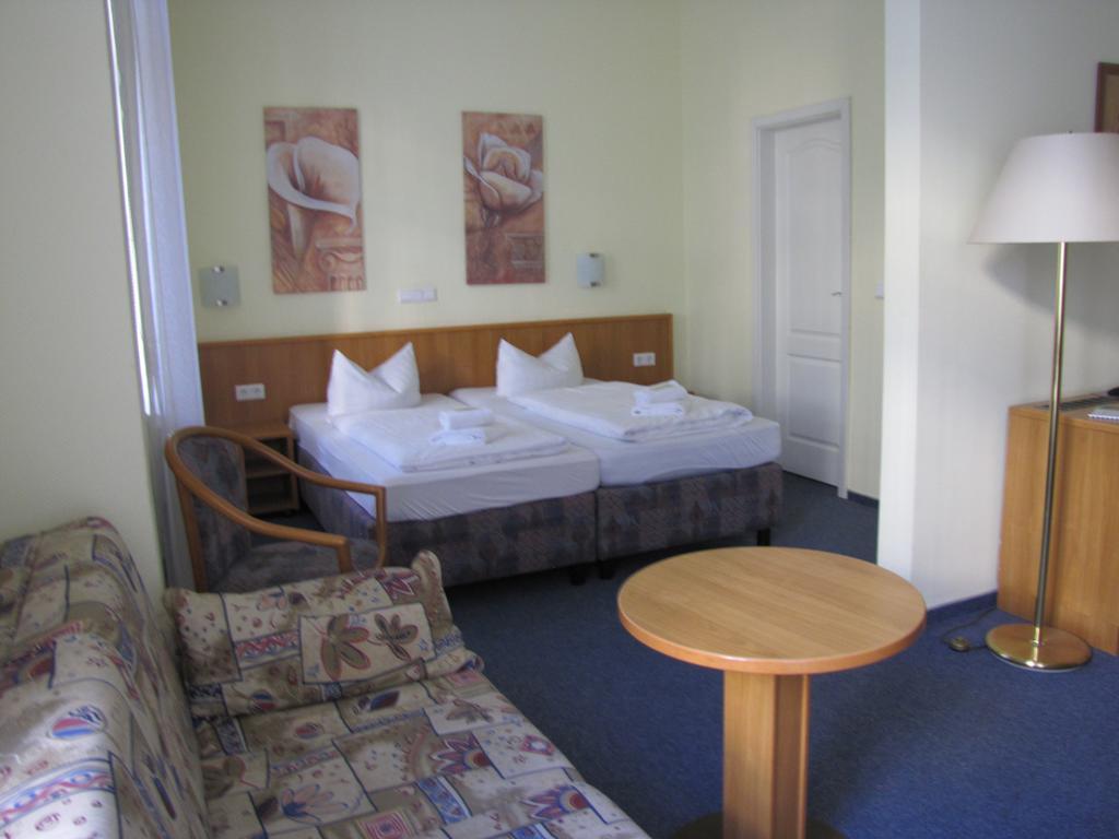 Central Hotel Gera Esterno foto